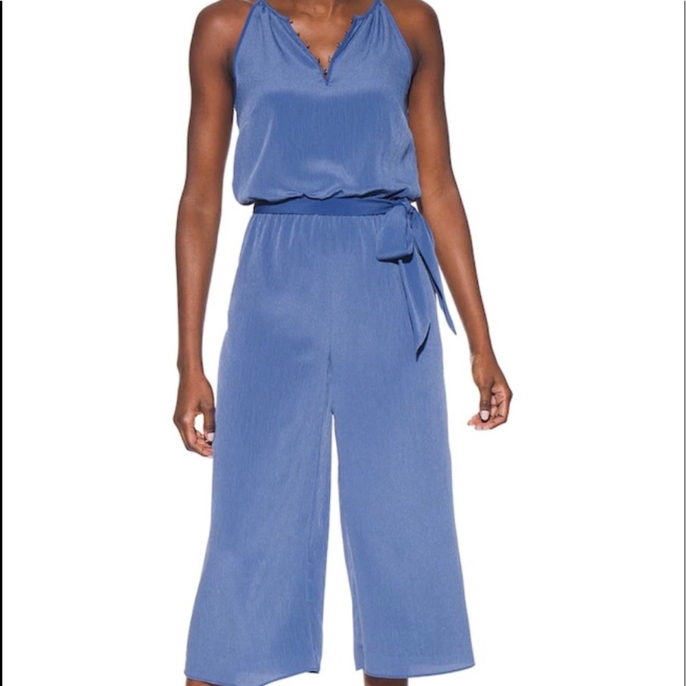 WHBM Cropped Jumper in Blue in Size 0